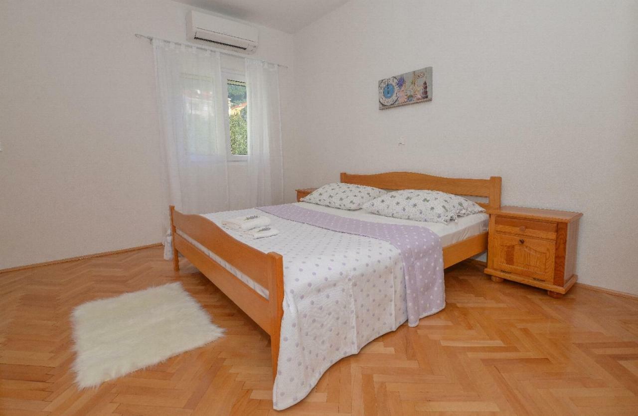 Villa Jelena Макарська Екстер'єр фото